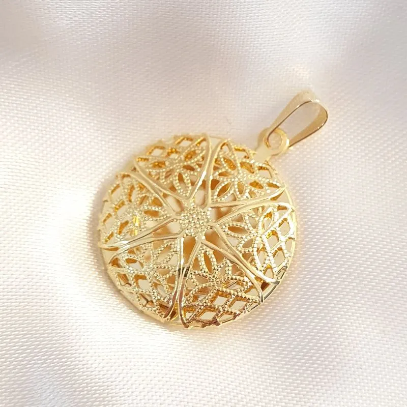 Pingente Relicário Redondo Detalhado