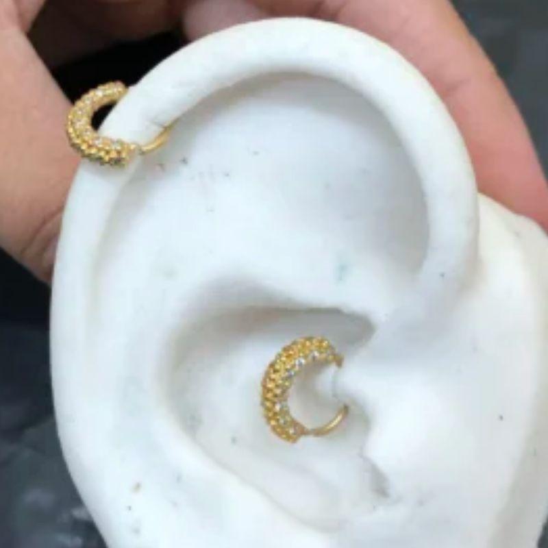 Piercing Argola P Cravejada Lateral